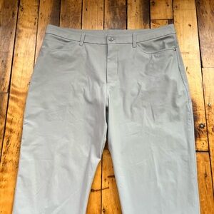 Lululemon Men’s 38x28 ABC Pants Gray Warpstreme Performance Chino Stretch M5AQHS